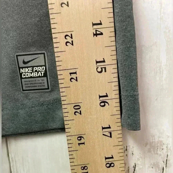 Nike Pro Combat Dri-Fit Tank top Size Small Workout/Gym - Picture 8 of 8